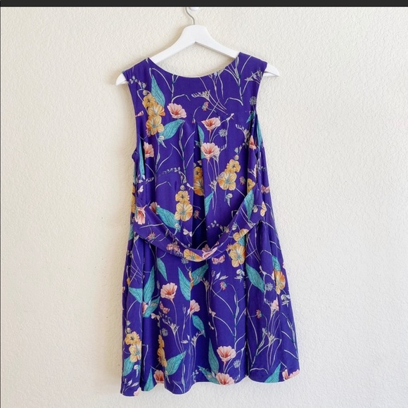 POCKETS!! - Picture 3 of 5